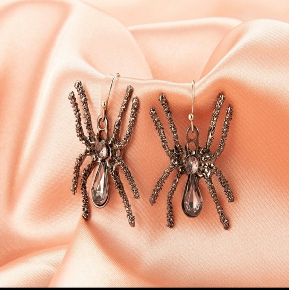 Jewelry - 🎃Spider earrings